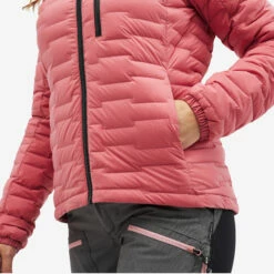 Flex Down Jacket Women Holly Berry -Sporty Men Wear Sales 4010c129 f21e 4dea 89a5 b22f40b0ddba