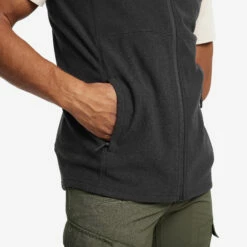 Essential Fleece Vest Men Black -Sporty Men Wear Sales 7b61f1fc 82fb 4cfd 90f0 8d24078ef066