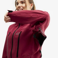 Whisper Jacket Women Tibetian Red -Sporty Men Wear Sales b327fa3c d78d 40ff 9d84 d8e42da3a4f4