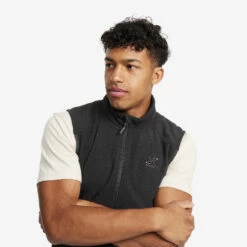 Essential Fleece Vest Men Black -Sporty Men Wear Sales c4b29e20 f3c8 40f8 89c4 d990c8890da7