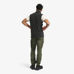 Essential Fleece Vest Men Black -Sporty Men Wear Sales e1eb6330 34d5 4f87 89b5 01676fb2b487